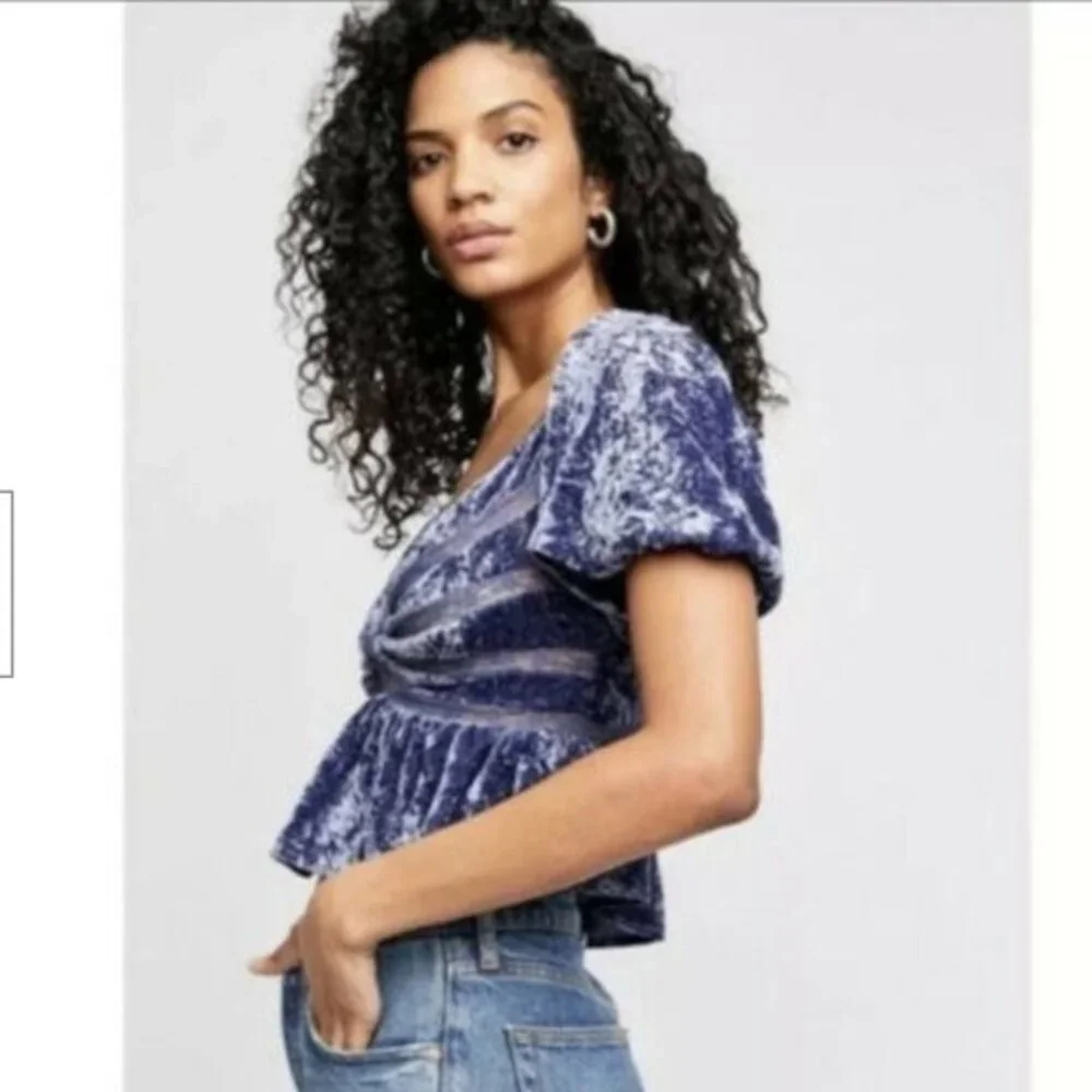 NWT Free People Yours Truly velvet wild moon top‎ puff sleeve purple size XS